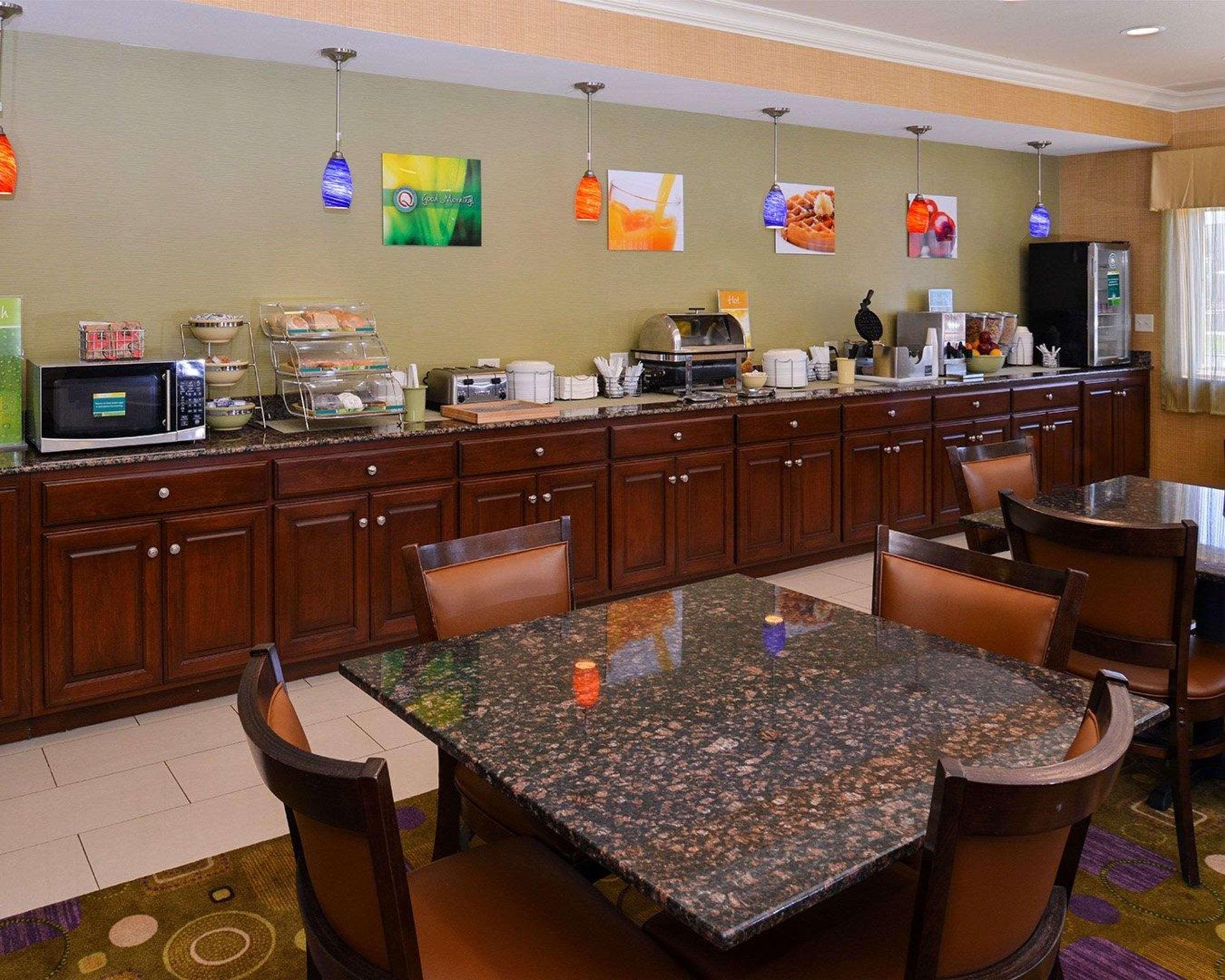 Mainstay Suites Joliet I-80 Экстерьер фото