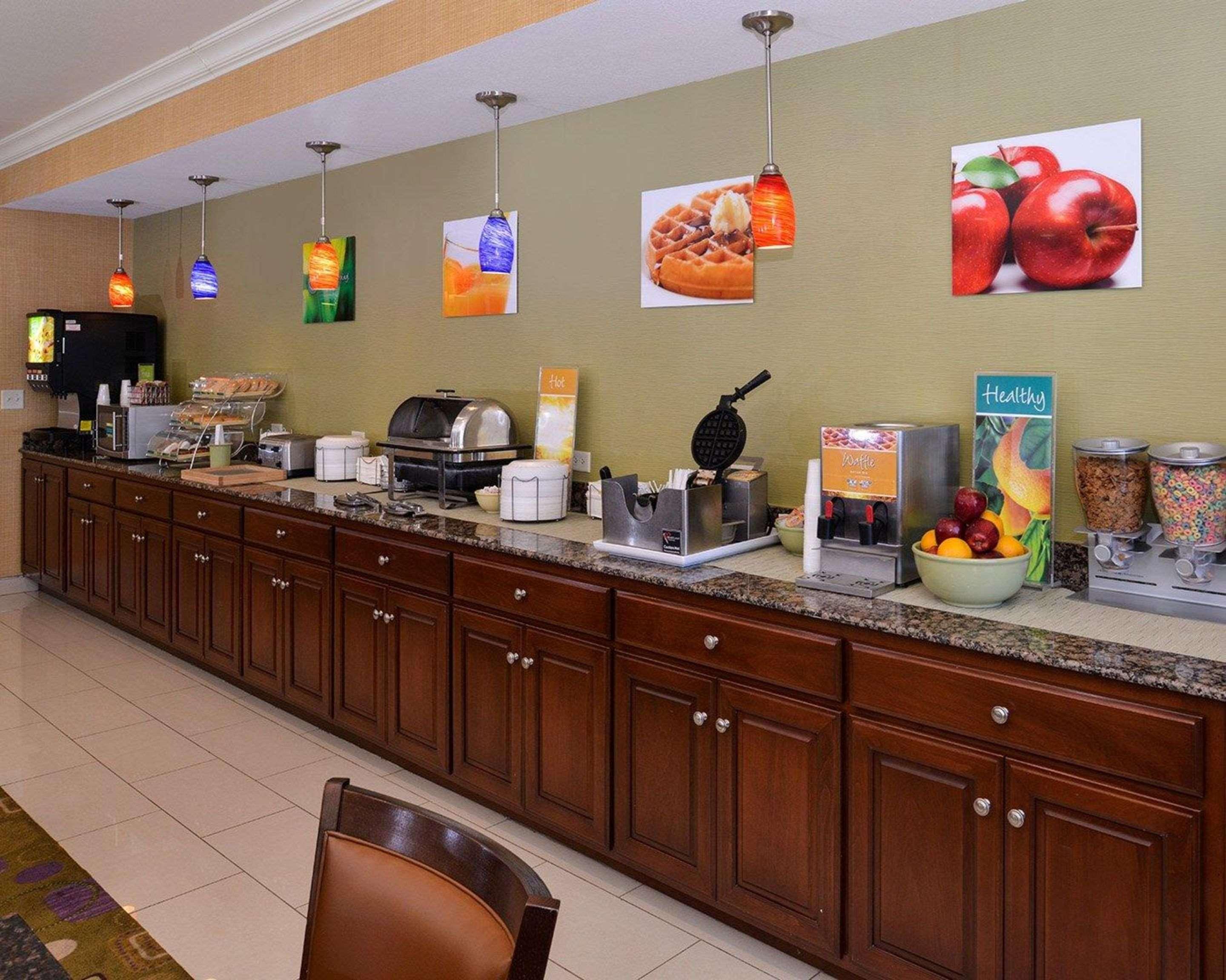 Mainstay Suites Joliet I-80 Экстерьер фото