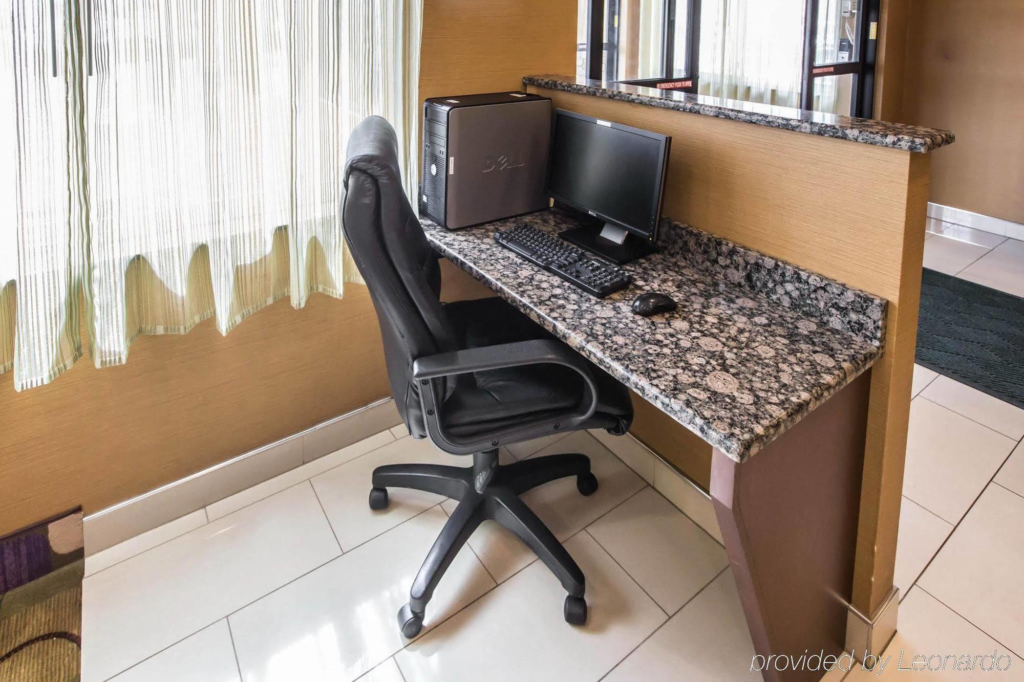 Mainstay Suites Joliet I-80 Экстерьер фото